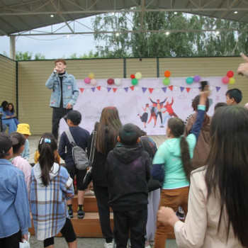 17 июня в парке им. С. Юлаева состоялось молодежное мероприятие, посвященное Дню России и Дню молодежи.
